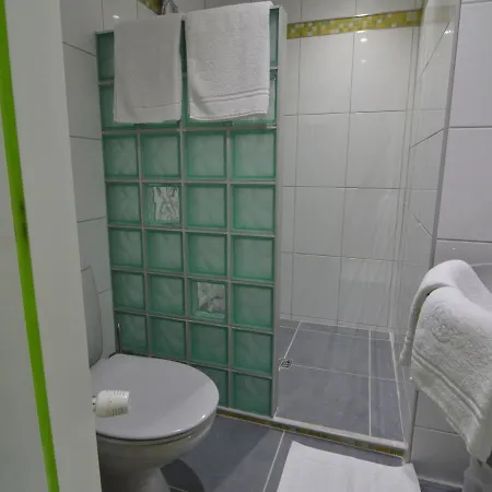 Prázdninový dům Lush In With Sauna